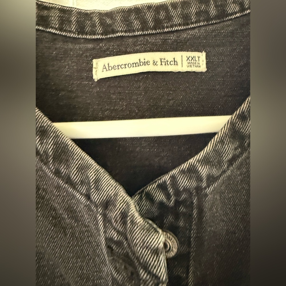 Abercrombie & Fitch Charcoal Sleeveless Button-Front Midi Dress - Picture 4 of 5